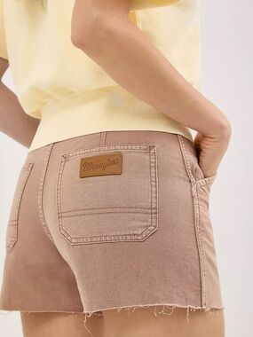 NWT WRANGLER WOMEN'S COWBOY CARPENTER SHORT IN RAW UMBER